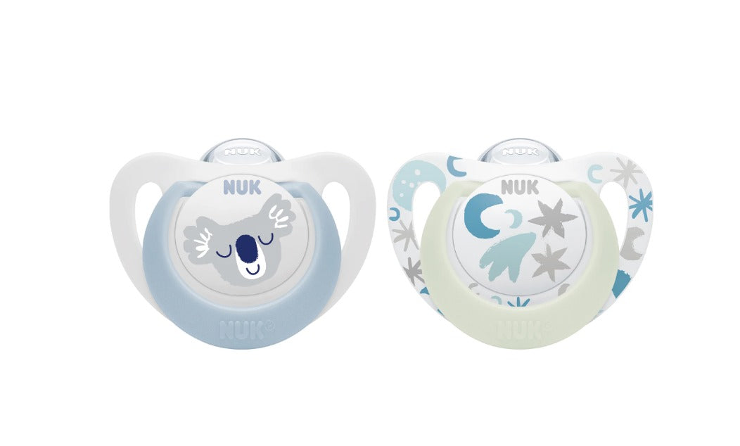 NUK | סט זוג מוצצים בסגנון קואלה וכוכבים לתינוקות - 2 מוצצים | סיליקון 0-6 חודשים | עם אפקט זוהר בחושך